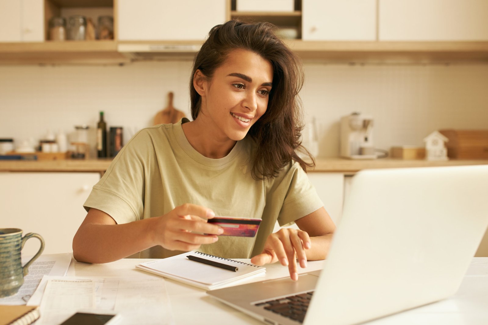 5 ideias de renda extra para CLT fazer no tempo livre (sem sair de casa)